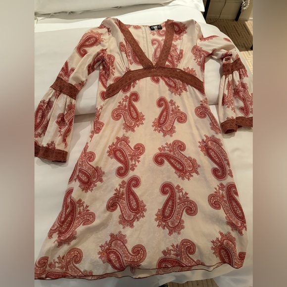 Paisley print v neck dress - Picture 2 of 2